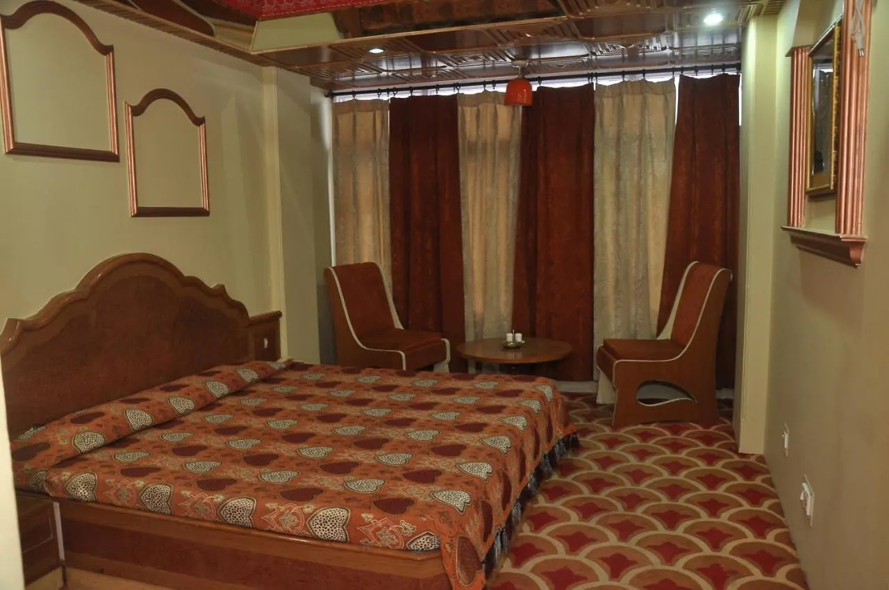 Hotel New Cosmos Σίμλα